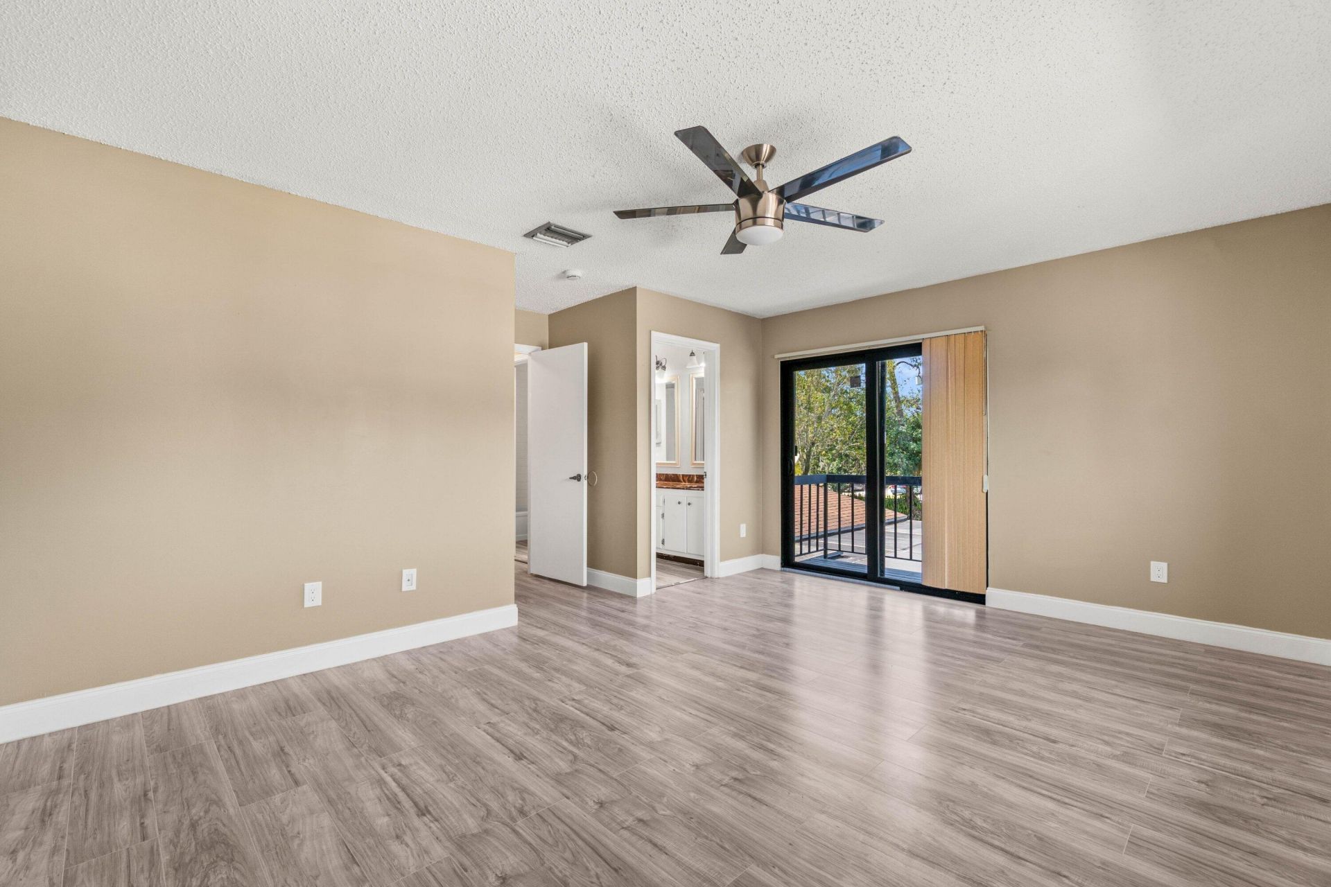 4585 Holly Lake Drive, Lake Worth, FL 33463 Photo