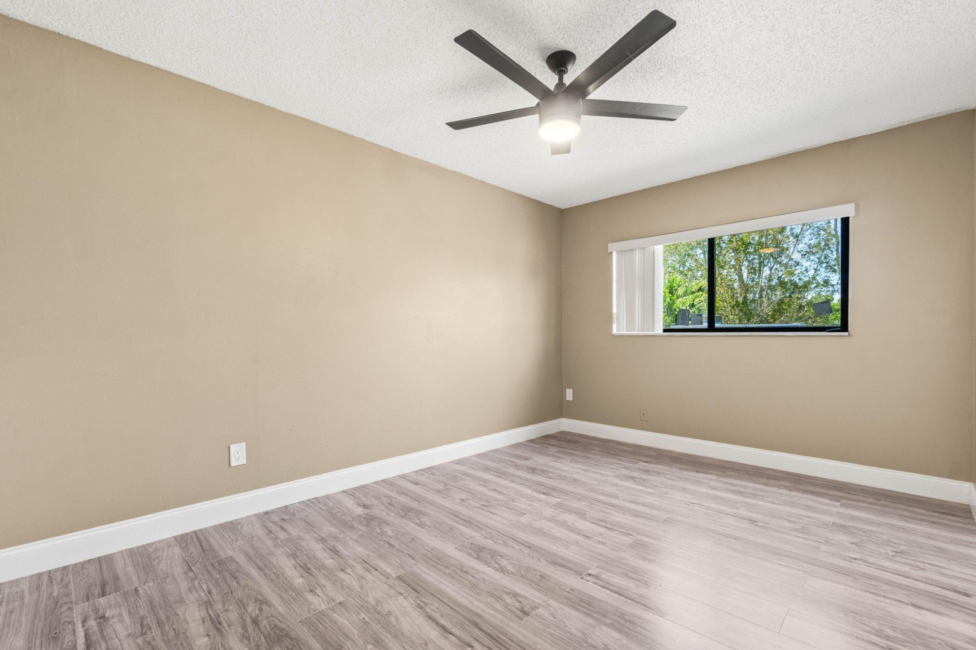 4585 Holly Lake Drive, Lake Worth, FL 33463 Photo