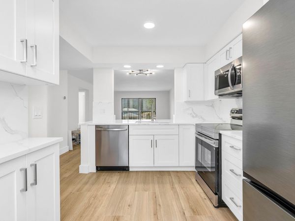 7290 Kinghurst Drive, Unit 301, Delray Beach, FL 33446