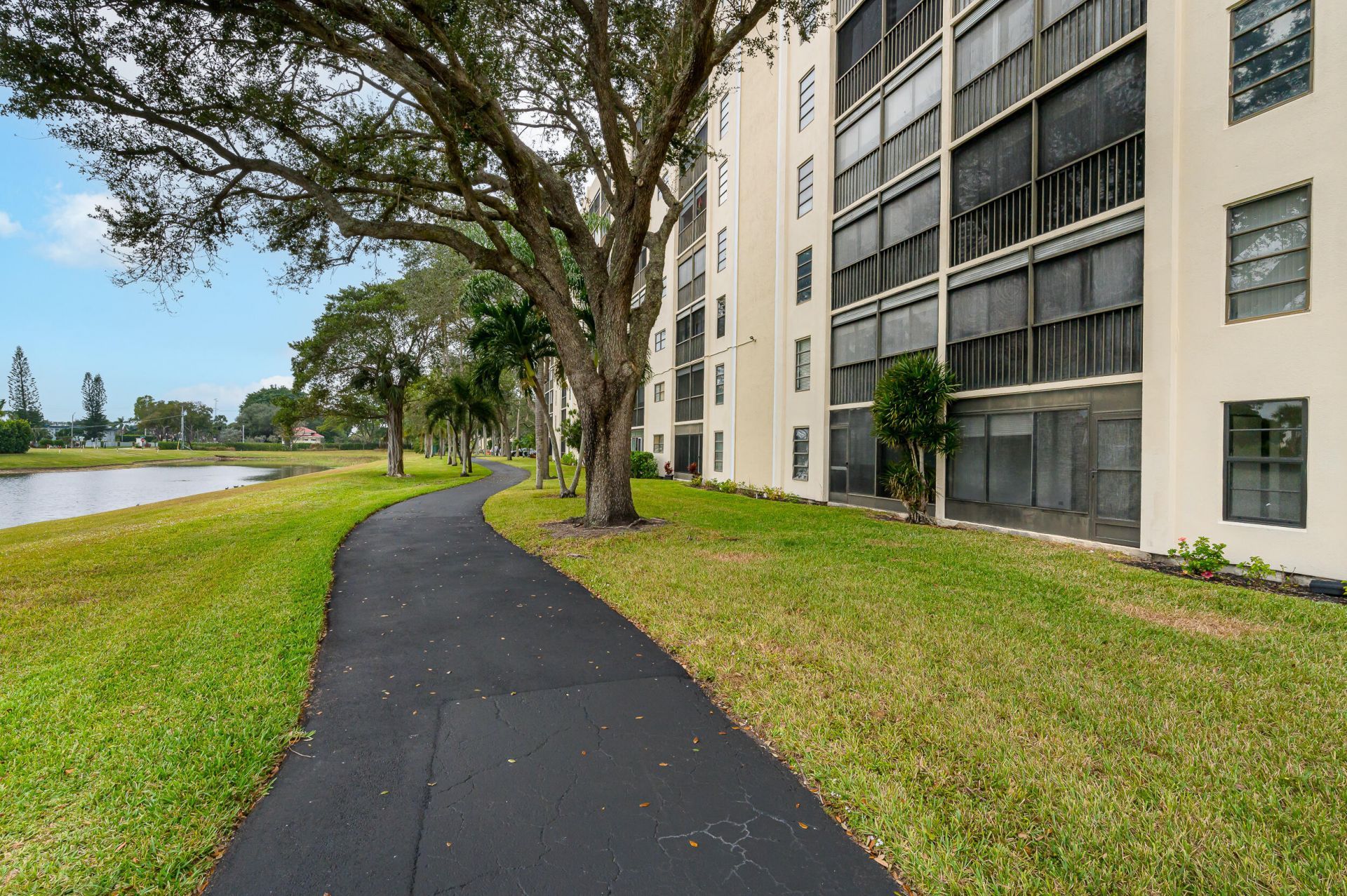 7290 Kinghurst Drive, Unit 301, Delray Beach, FL 33446 Photo