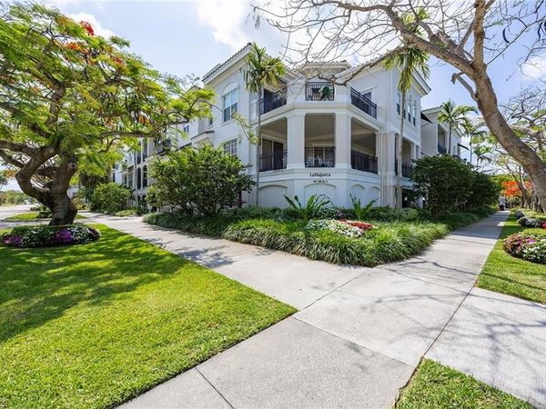 411 6th ST S, Unit 202, NAPLES, FL 34102