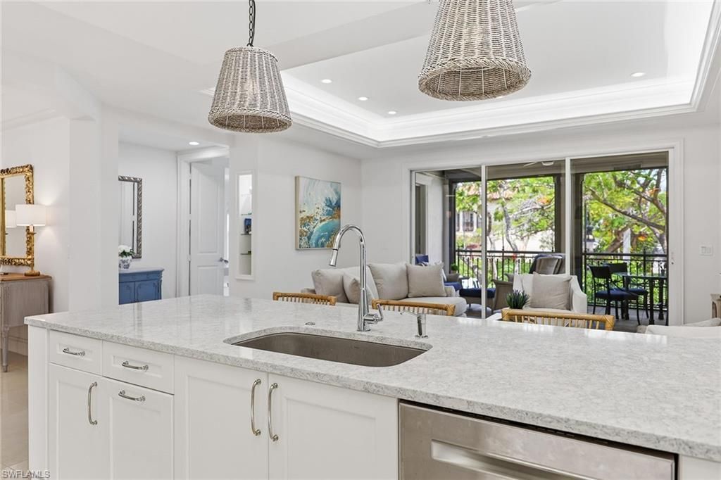 411 6th St S, Unit 202, Naples, FL 34102 Photo