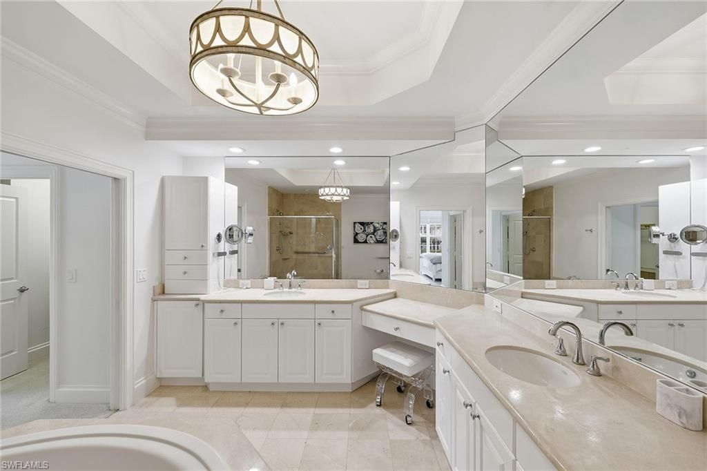 411 6th St S, Unit 202, Naples, FL 34102 Photo