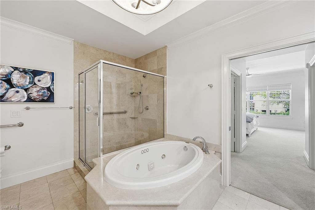411 6th St S, Unit 202, Naples, FL 34102 Photo