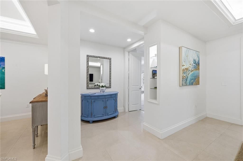 411 6th St S, Unit 202, Naples, FL 34102 Photo