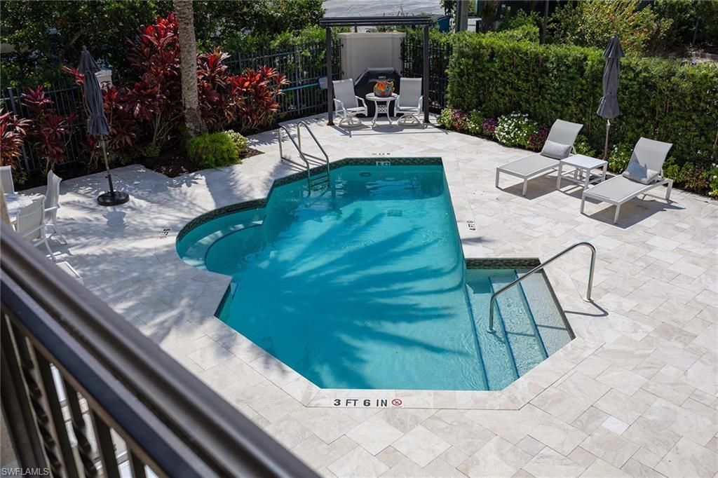 411 6th St S, Unit 202, Naples, FL 34102 Photo