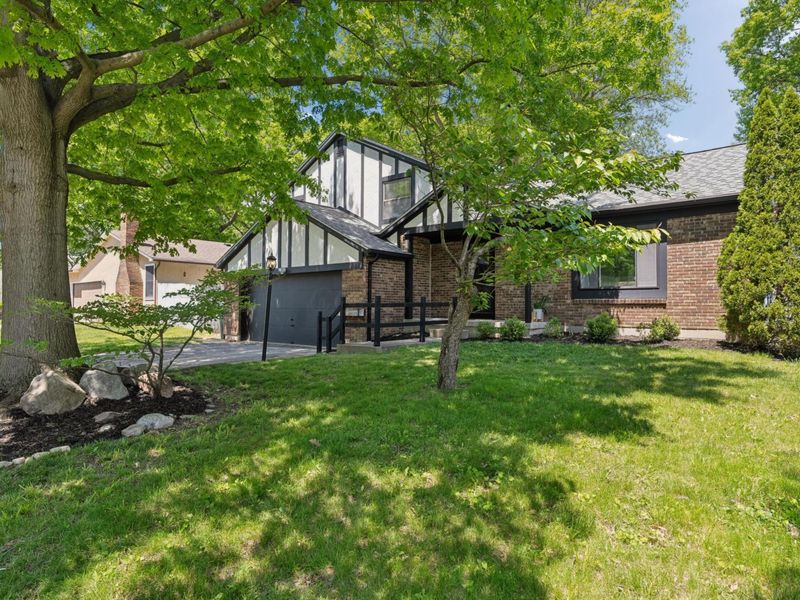 3614 Rochfort Bridge , Columbus, OH 43221 Photo 2