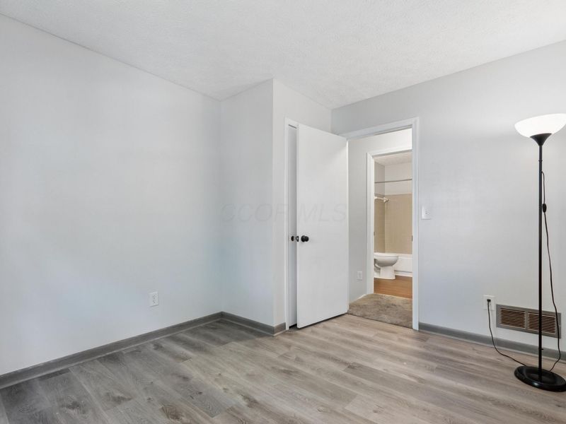 3614 Rochfort Bridge , Columbus, OH 43221 Photo 23