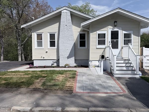 17 Sunnybank Ave, Rockland, MA 02370