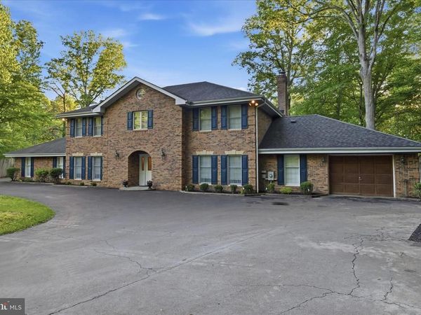3901 LAKESIDE COURT, DUNKIRK, MD 20754