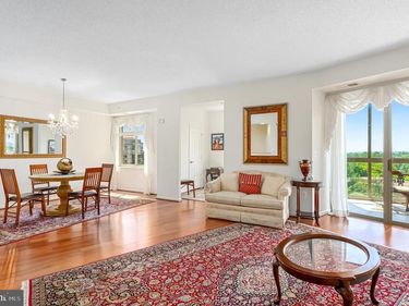 19355 CYPRESS RIDGE TERRACE, Unit 1021, LEESBURG, VA 20176