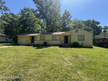 3330 Charleston Drive, Jackson, MS 39212