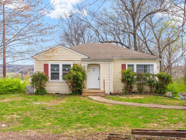 121 Lookout Dr , Unit Upstairs, Clarksville, TN 37040