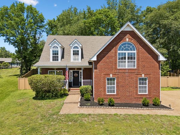 200 Iroquois Dr , White House, TN 37188