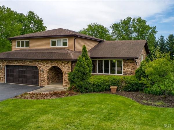 36W345 Barton Drive , St. Charles, IL 60175