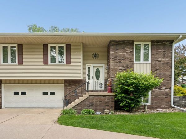 870 47th Avenue , Unit 2, East Moline, IL 61244