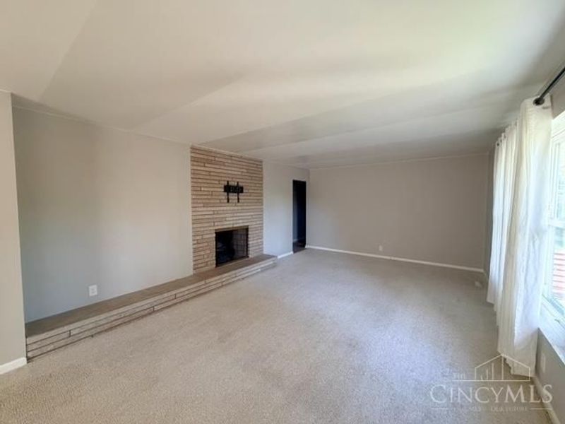 1125 Briarwood Drive, Hamilton, OH 45013 Photo 2