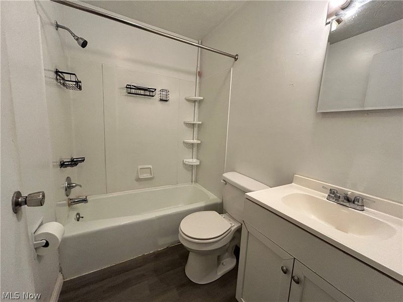 28 Pioneer Drive, Unit 1, Steubenville, OH 43953 Photo 5
