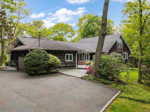 6 Apex Road , Melville, NY 11747
