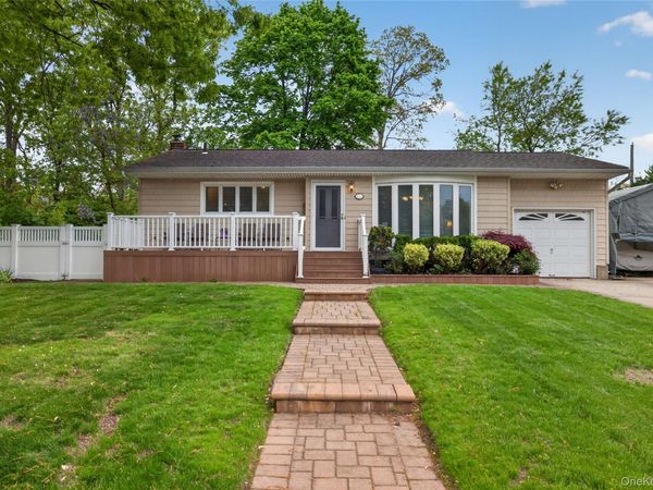35 Genesee Drive , Commack, NY 11725