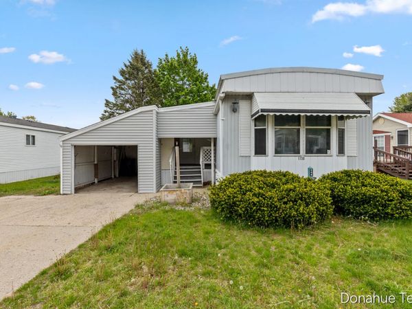 1730 Fay Street SE, Lowell, MI 49331