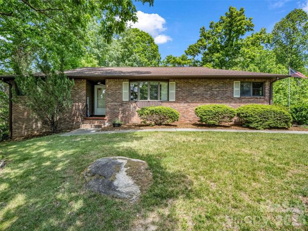 156 Deer Run, Hendersonville, NC 28739