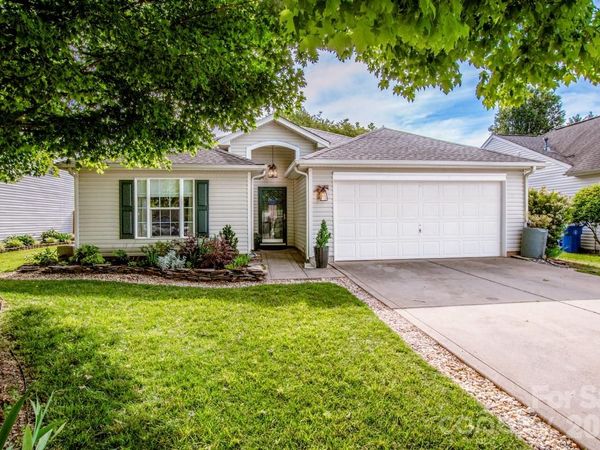 122 Creston Court, Mooresville, NC 28115