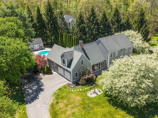 4 Ridge Rd, Pepperell, MA 01463