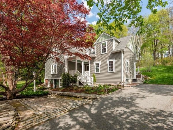 31 High St, Ipswich, MA 01938
