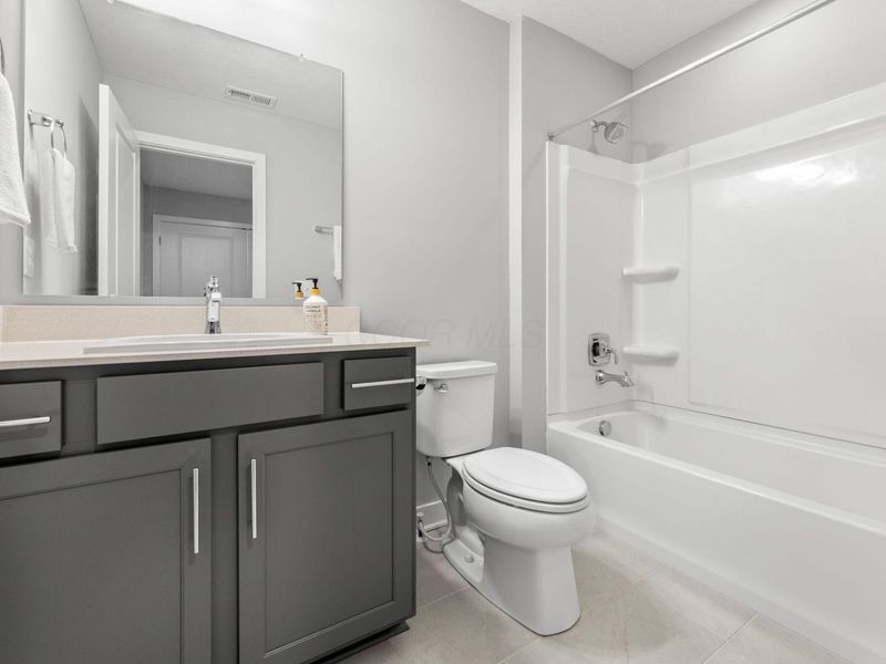 6406 Hamilton Woods Boulevard N, Westerville, OH 43081 Photo 28