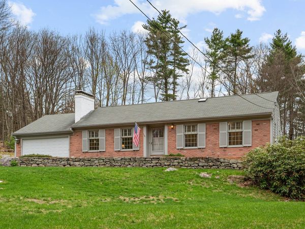 7 Pine Drive, Bedford, NH 03110