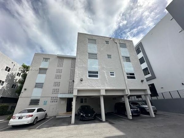 1337 NW 1st St , Unit 14, Miami, FL 33125