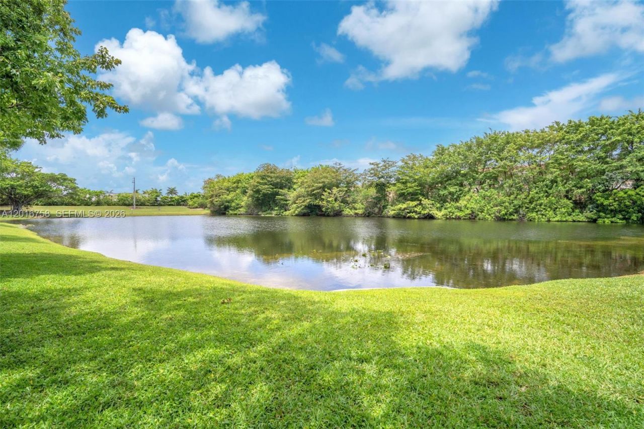 15825 SW 3rd Ct, Unit 204, Pembroke Pines, FL 33027 Photo