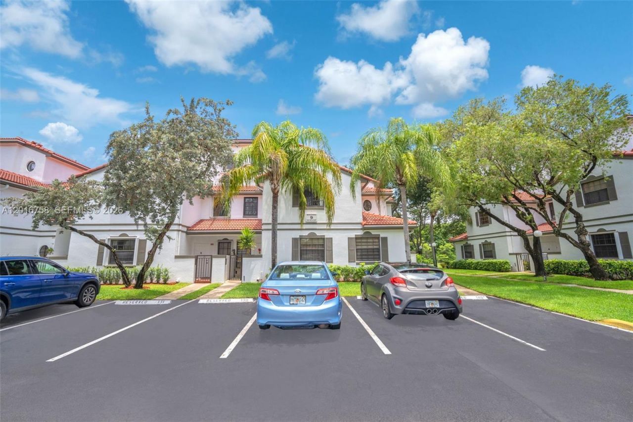 15825 SW 3rd Ct, Unit 204, Pembroke Pines, FL 33027 Photo