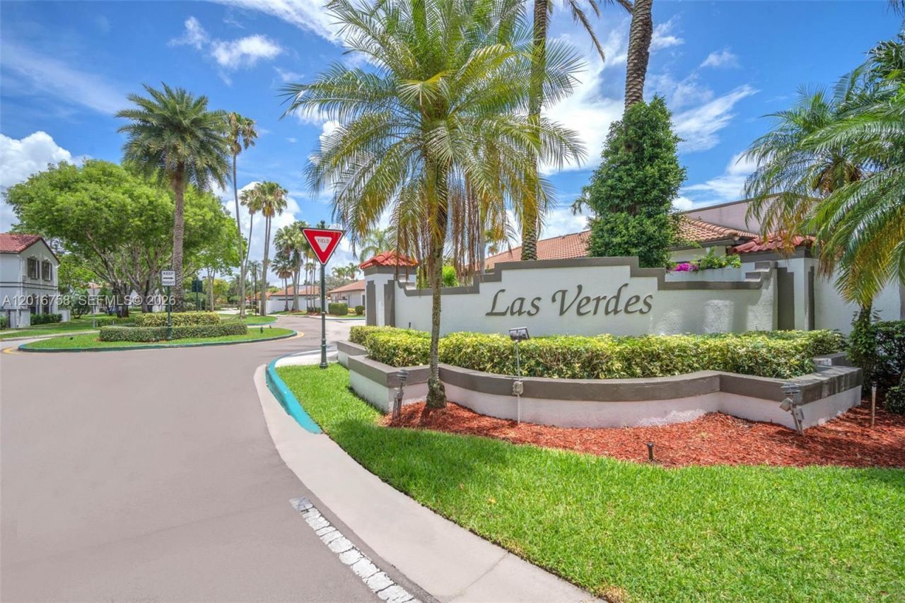 15825 SW 3rd Ct, Unit 204, Pembroke Pines, FL 33027 Photo
