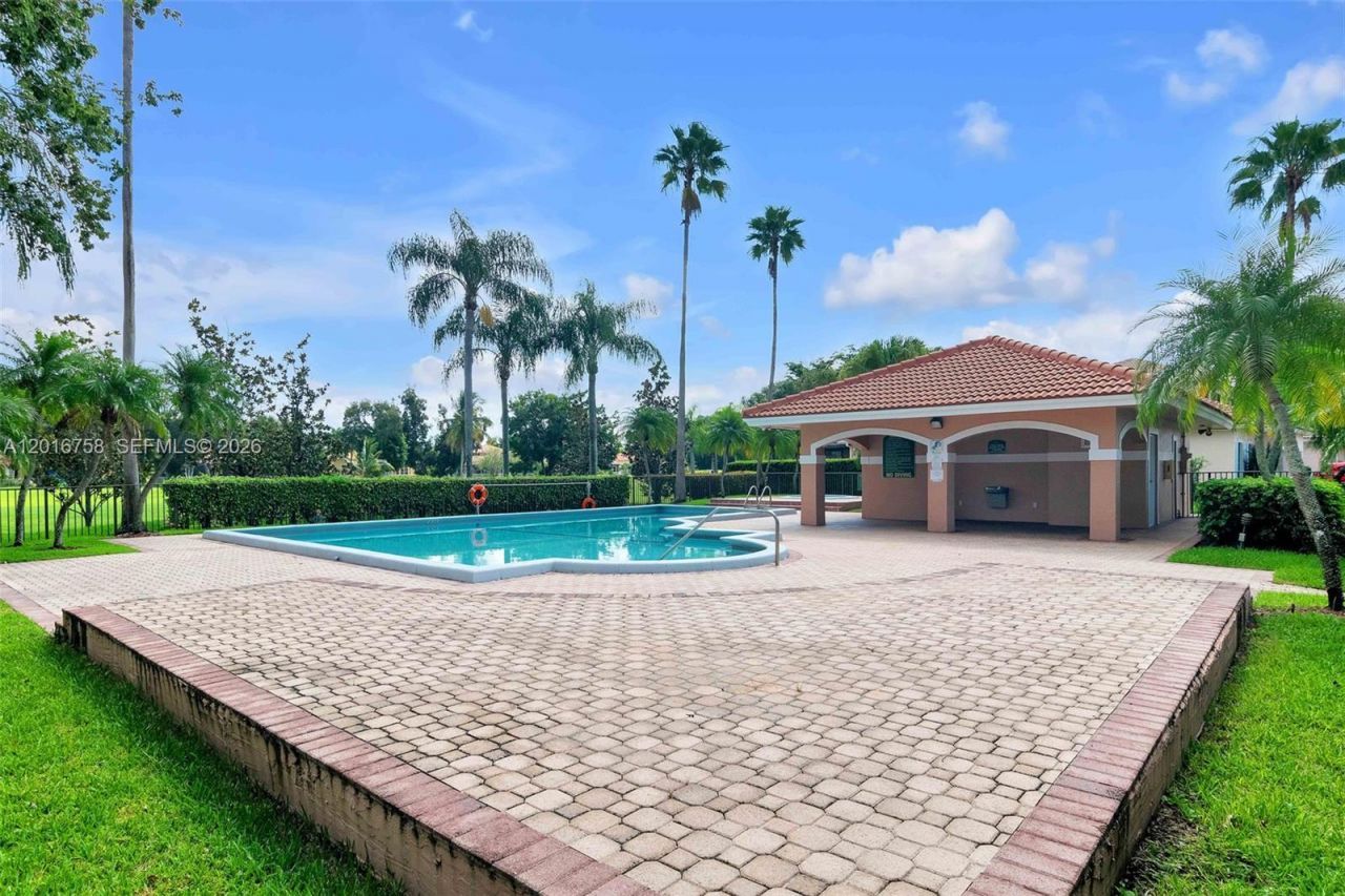 15825 SW 3rd Ct, Unit 204, Pembroke Pines, FL 33027 Photo