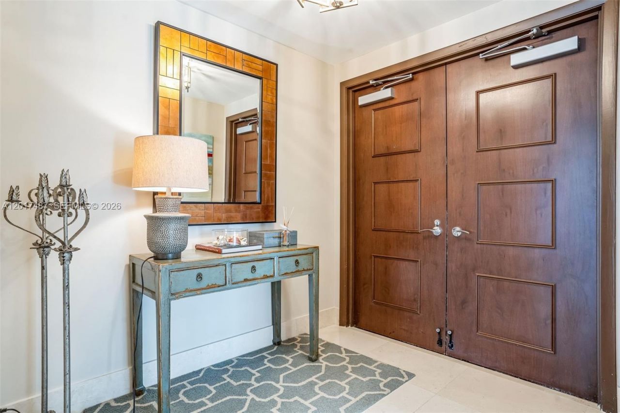 3737 Collins Ave , Unit S-403, Miami Beach, FL 33140 Photo