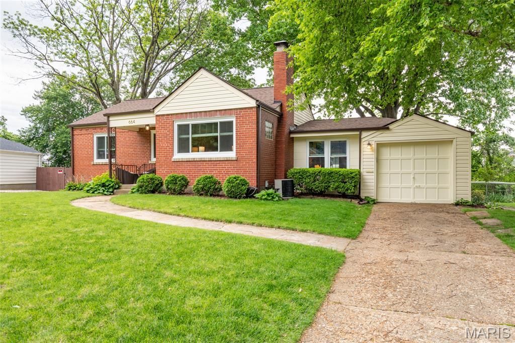 664 Deerhurst Drive , Webster Groves, MO 63119 Main Photo