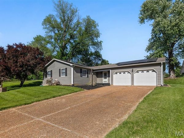 204 Coral Drive, Collinsville, IL 62234