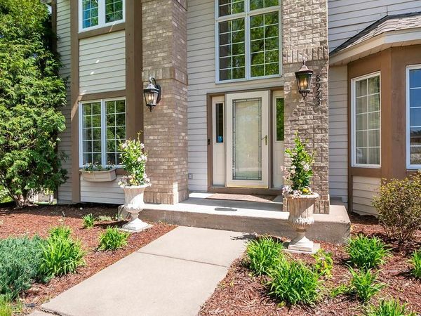 8923 Highland Bay, Woodbury, MN 55125
