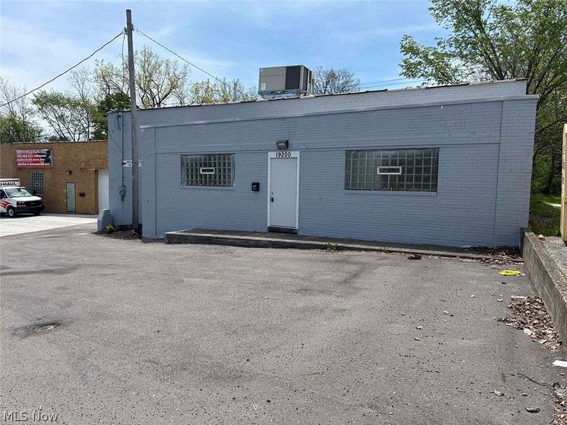 19200 Miles Road, Warrensville Heights, OH 44128 Photo 2