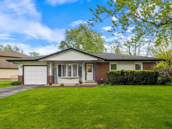 948 Carswell Court , Elk Grove Village, IL 60007