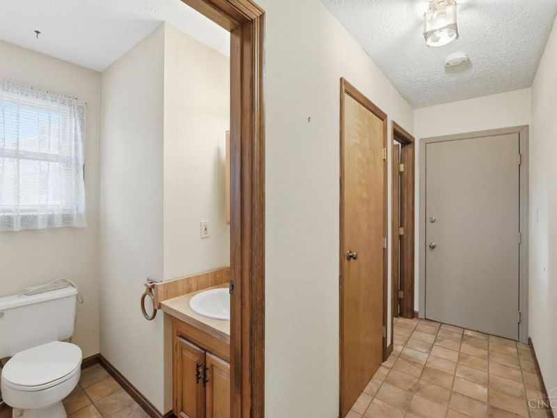 4290 Marcrest Drive, Cincinnati, OH 45211 Photo 41