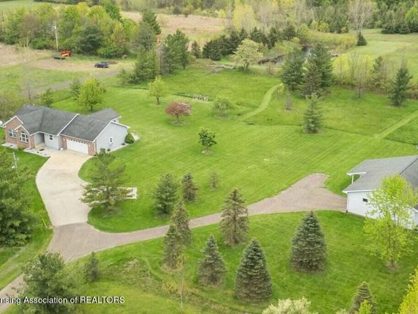 4995 W Cutler Road, DeWitt, MI 48820