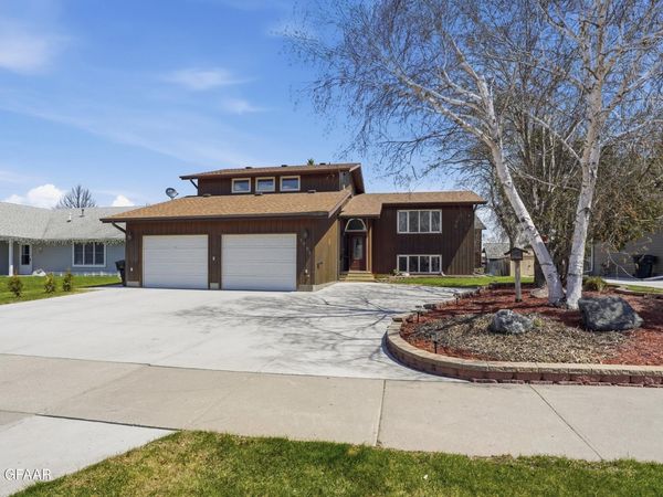 1703 S 35TH Street , Grand Forks, ND 58201