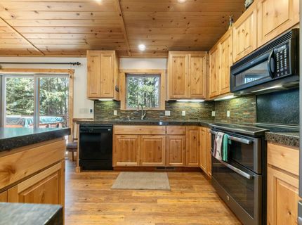 12479 Greenwood Drive, Truckee, CA 96161 Photo