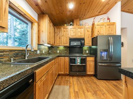12479 Greenwood Drive, Truckee, CA 96161 Photo