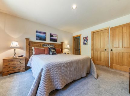 12479 Greenwood Drive, Truckee, CA 96161 Photo
