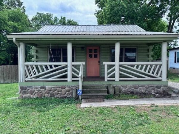 909 W Morris Street , Sweetwater, TN 37874