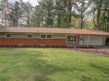 215 Greenwood Drive, East Aurora, NY 14052